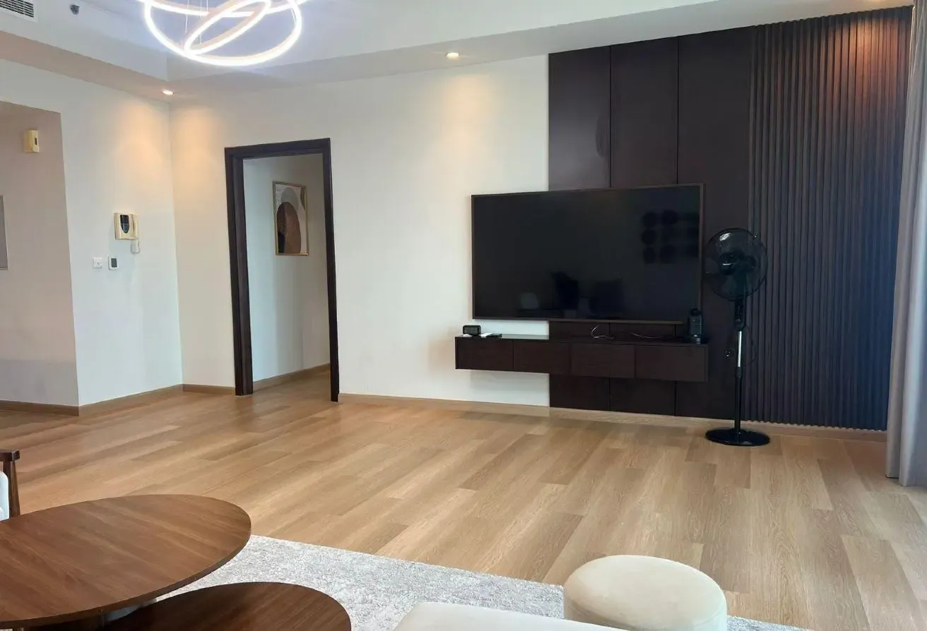 Fully Furnished 1-BHK| PartialCanal & City Views |