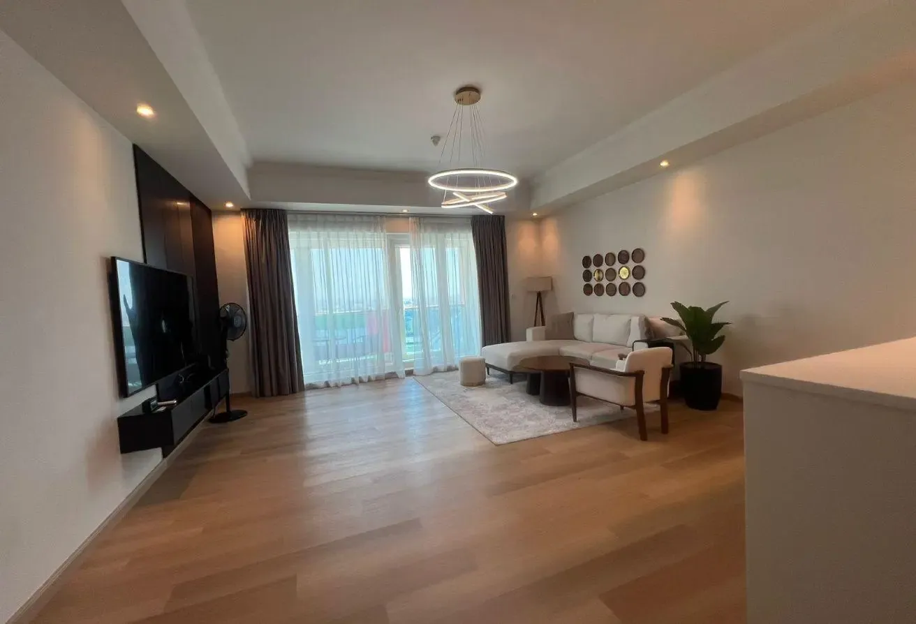 Fully Furnished 1-BHK| PartialCanal & City Views |
