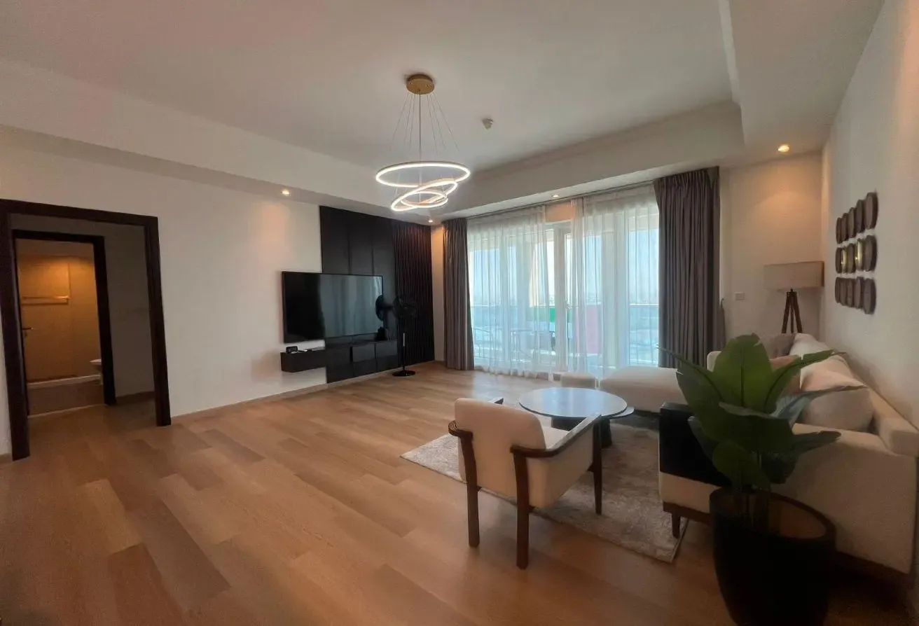 Fully Furnished 1-BHK| PartialCanal & City Views |