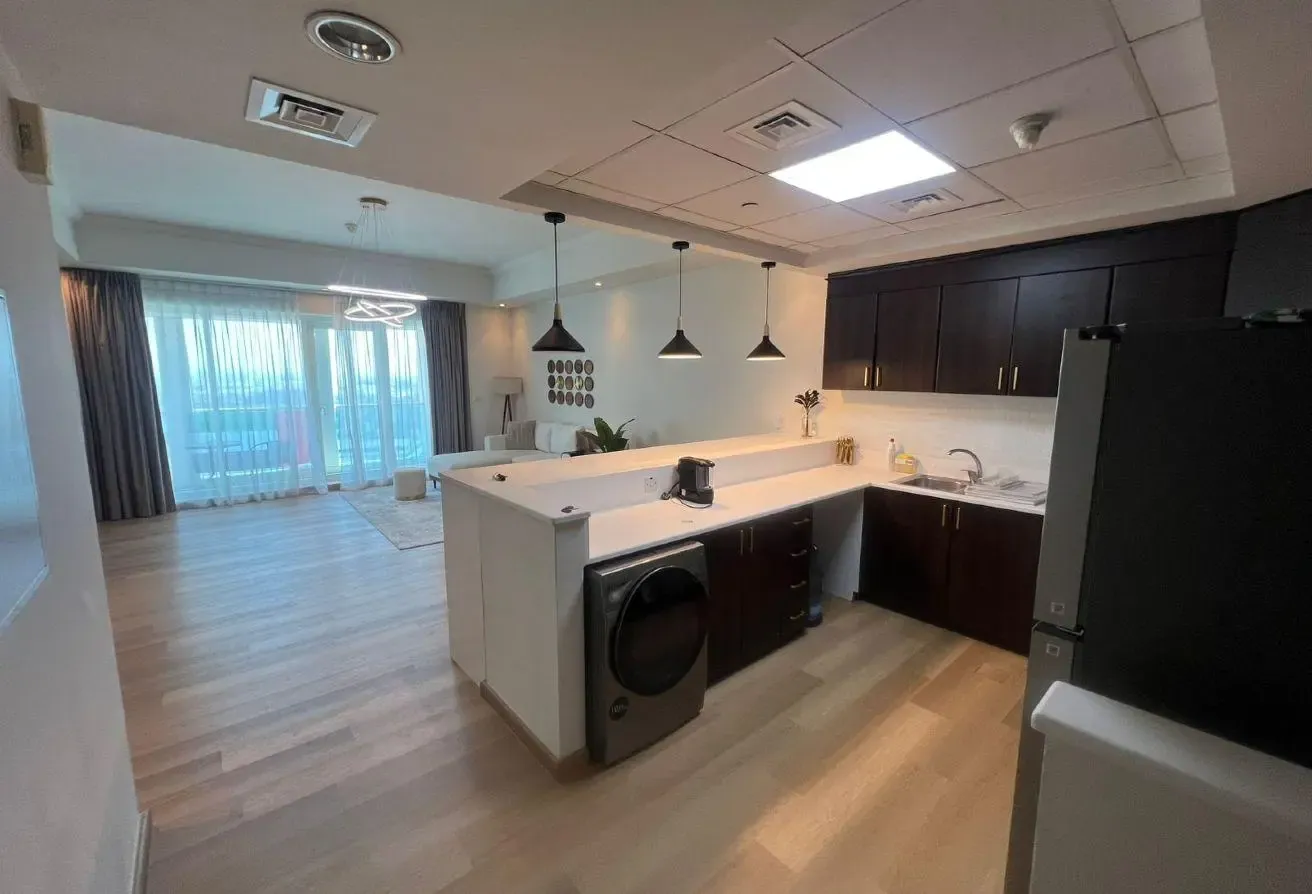 Fully Furnished 1-BHK| PartialCanal & City Views |