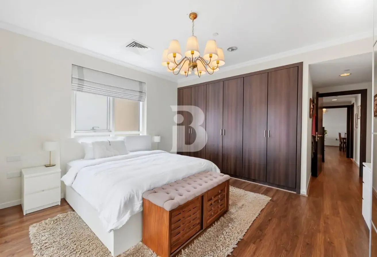 Upgraded Furnished Maid | High Floor | Prime area