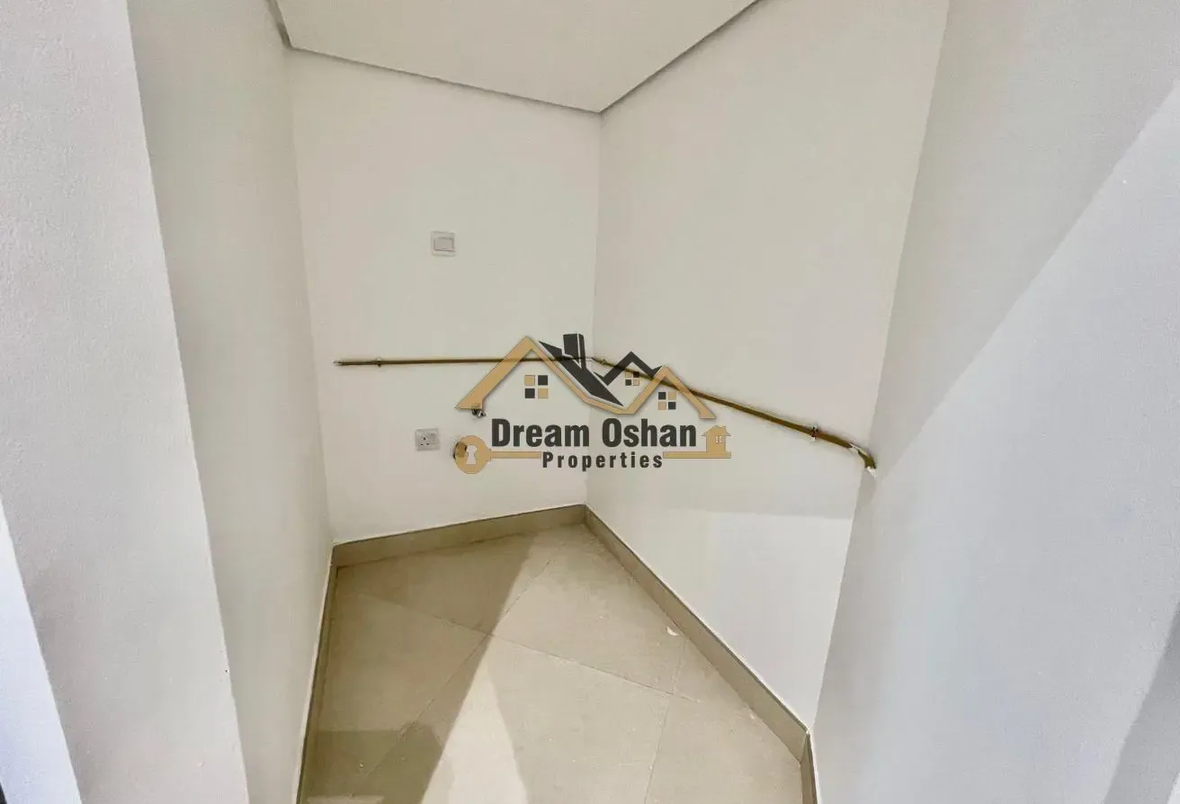 Lavish 1BHK Next To Metro _Canal Area