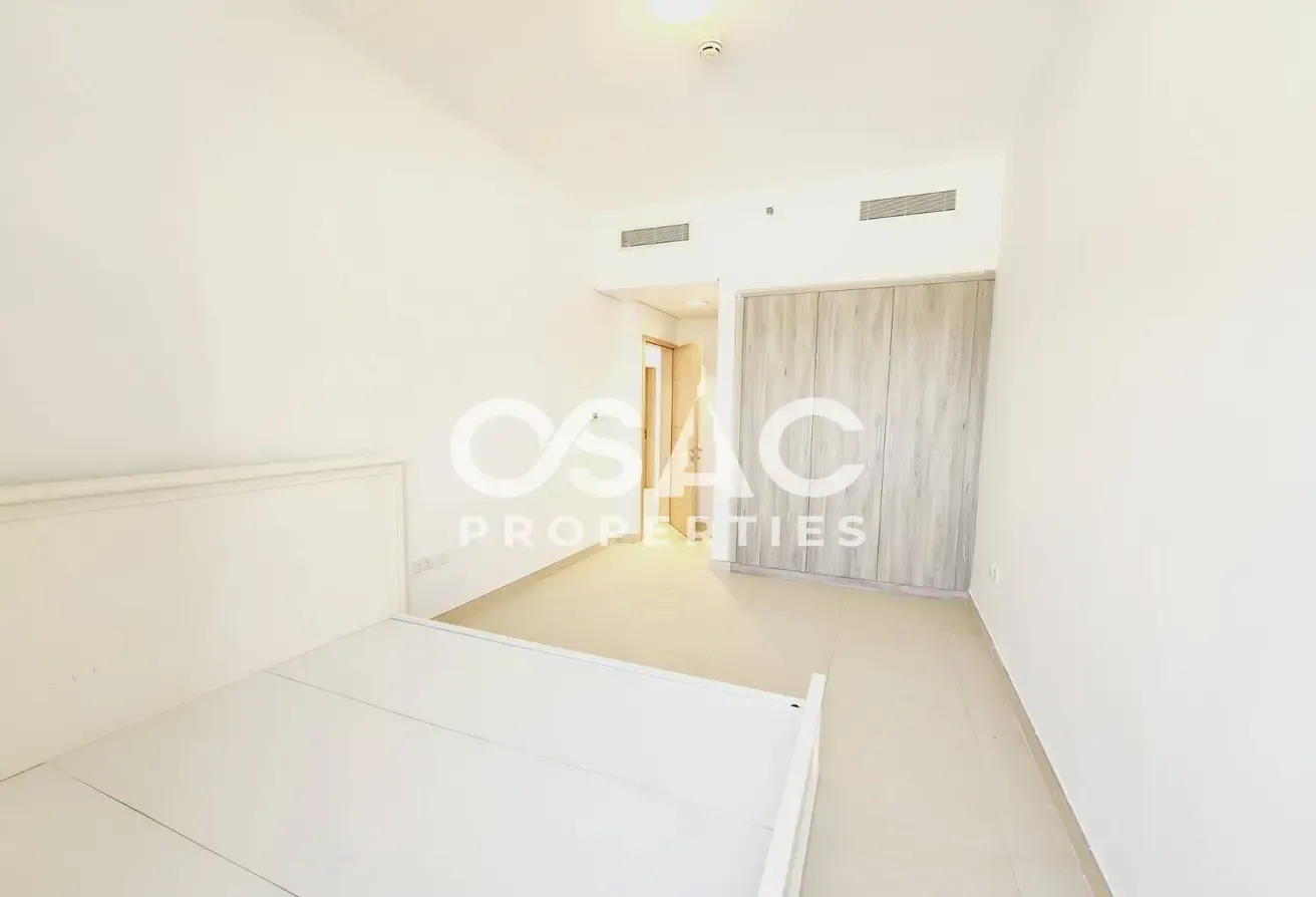 Burj Khalifa View | Well Maintained | Near Metro