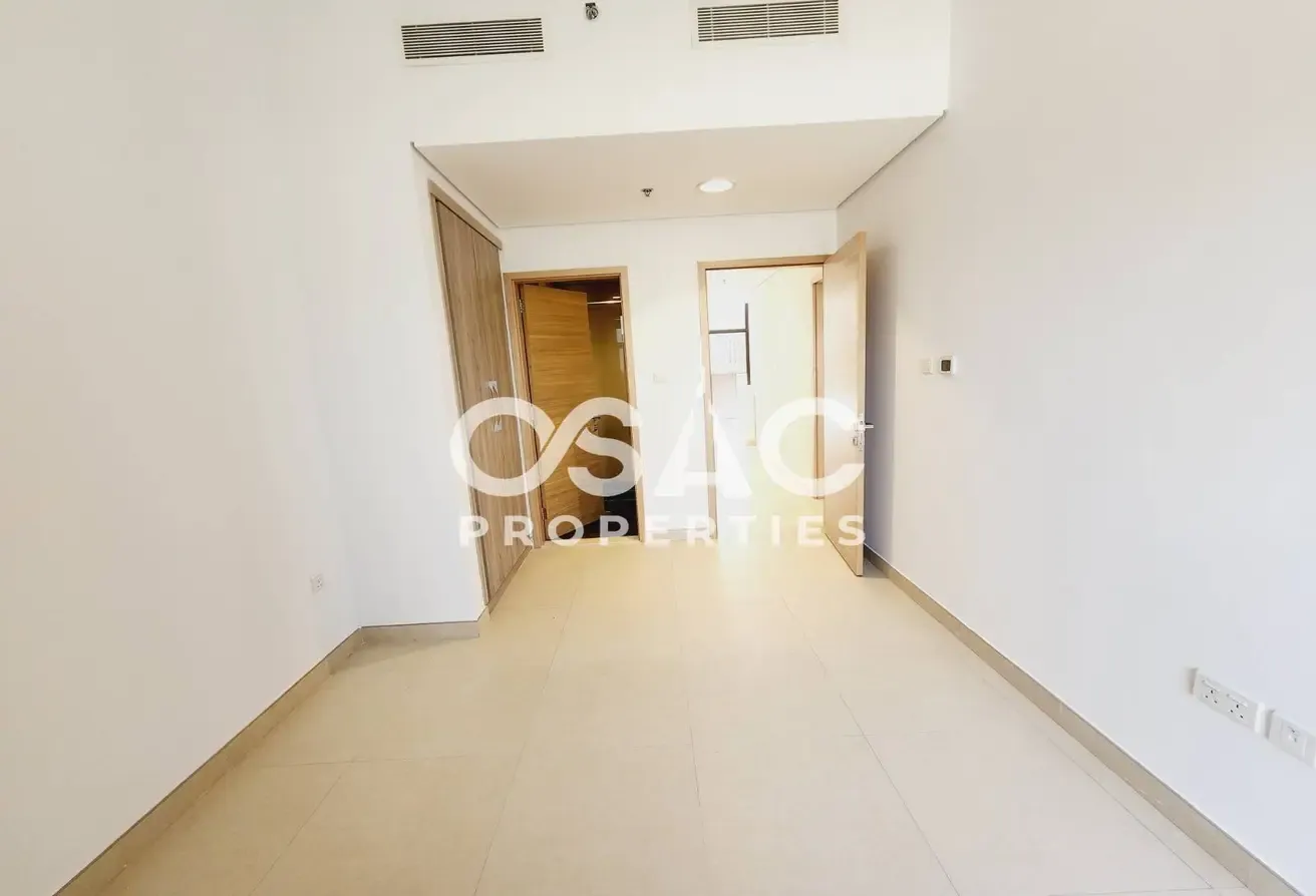 Burj Khalifa View | Well Maintained | Near Metro