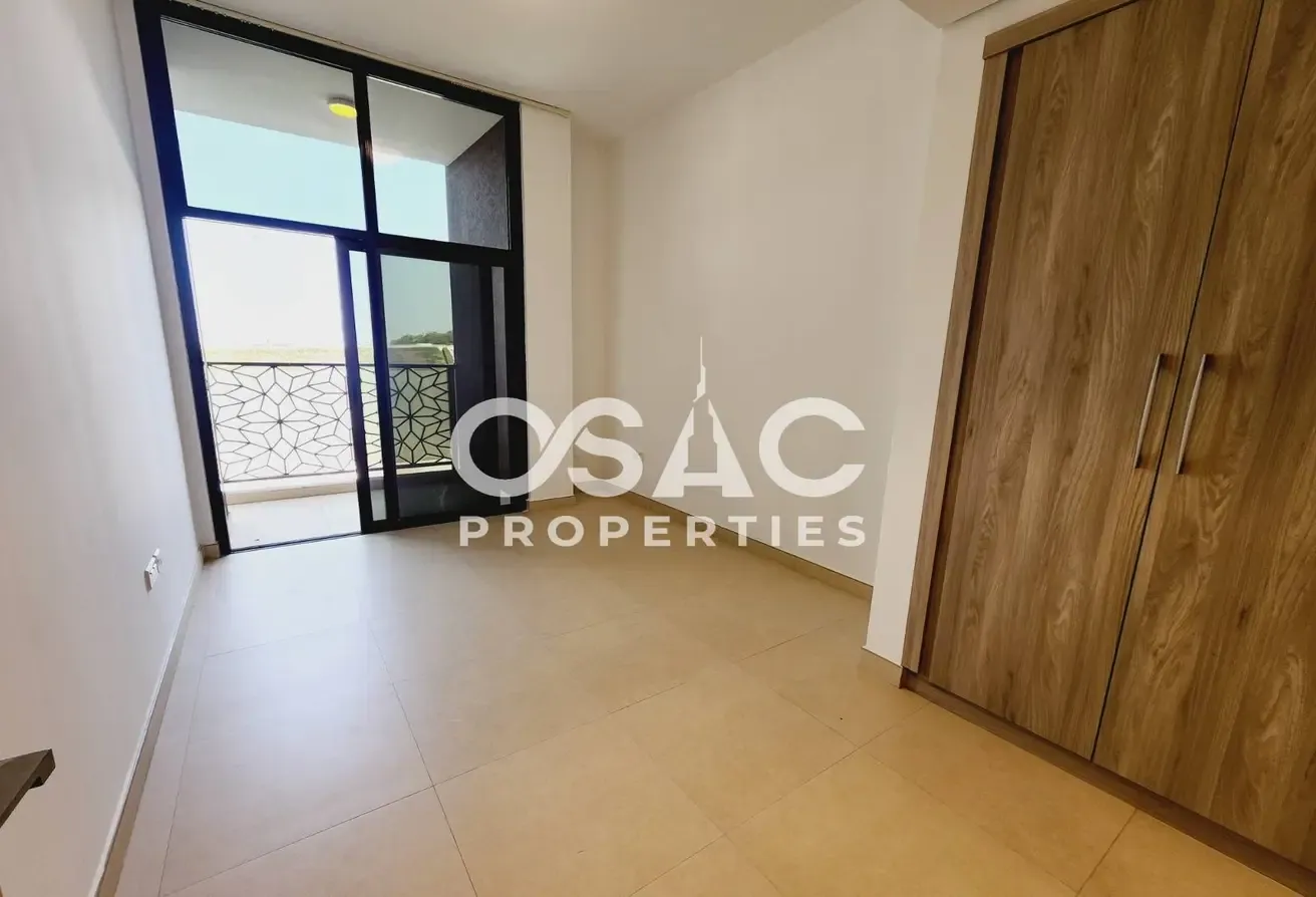 Burj Khalifa View | Well Maintained | Near Metro