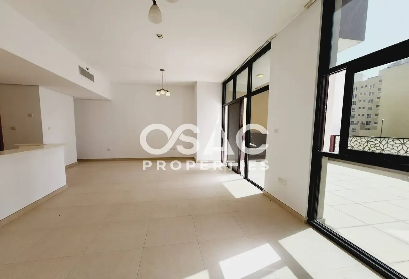 Burj Khalifa View | Well Maintained | Near Metro