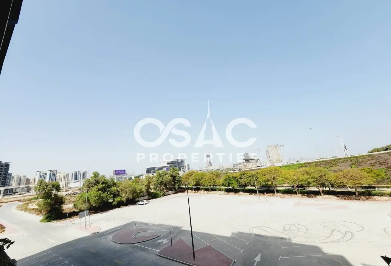 Burj Khalifa View | Well Maintained | Near Metro