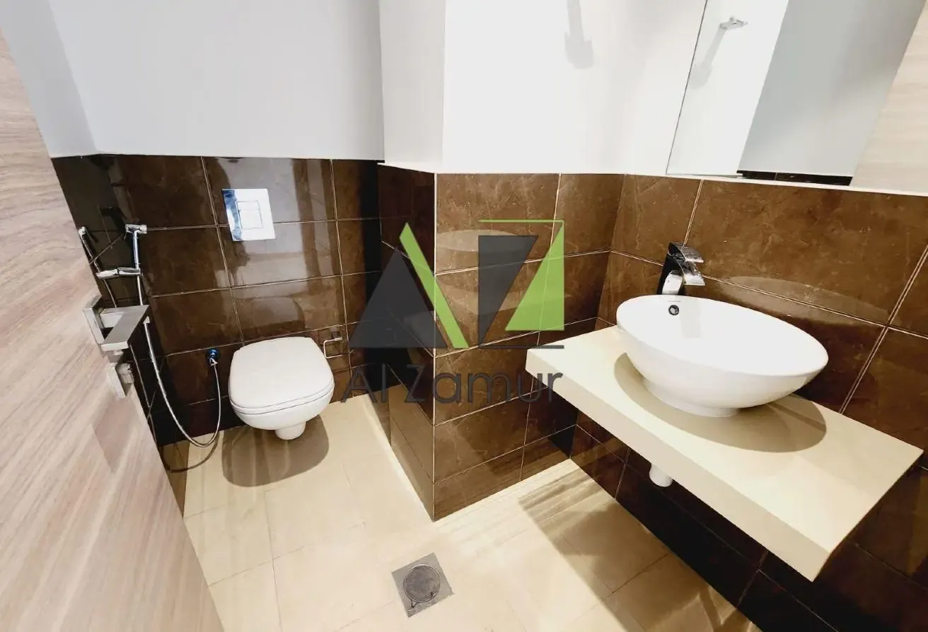 LAVISH 2BR | W/ TERRACE | KHALIFA VIEW | SPACIOUS