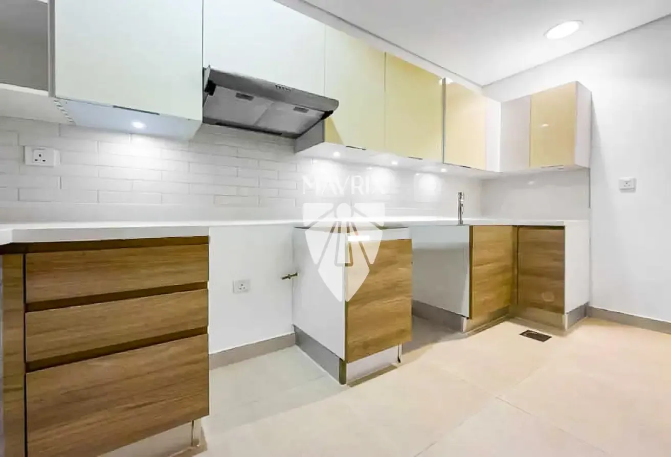 4 Cheques | Unfurnished | 10min Walk to Metro
