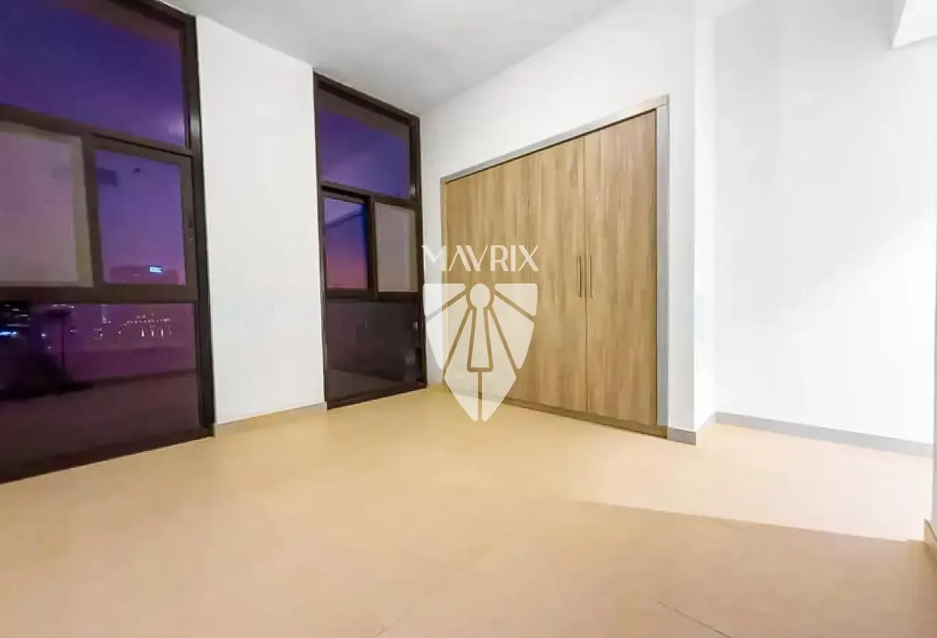 4 Cheques | Unfurnished | 10min Walk to Metro