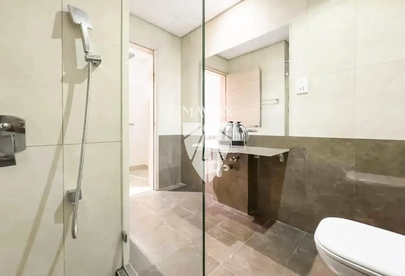 4 Cheques | Unfurnished | 10min Walk to Metro