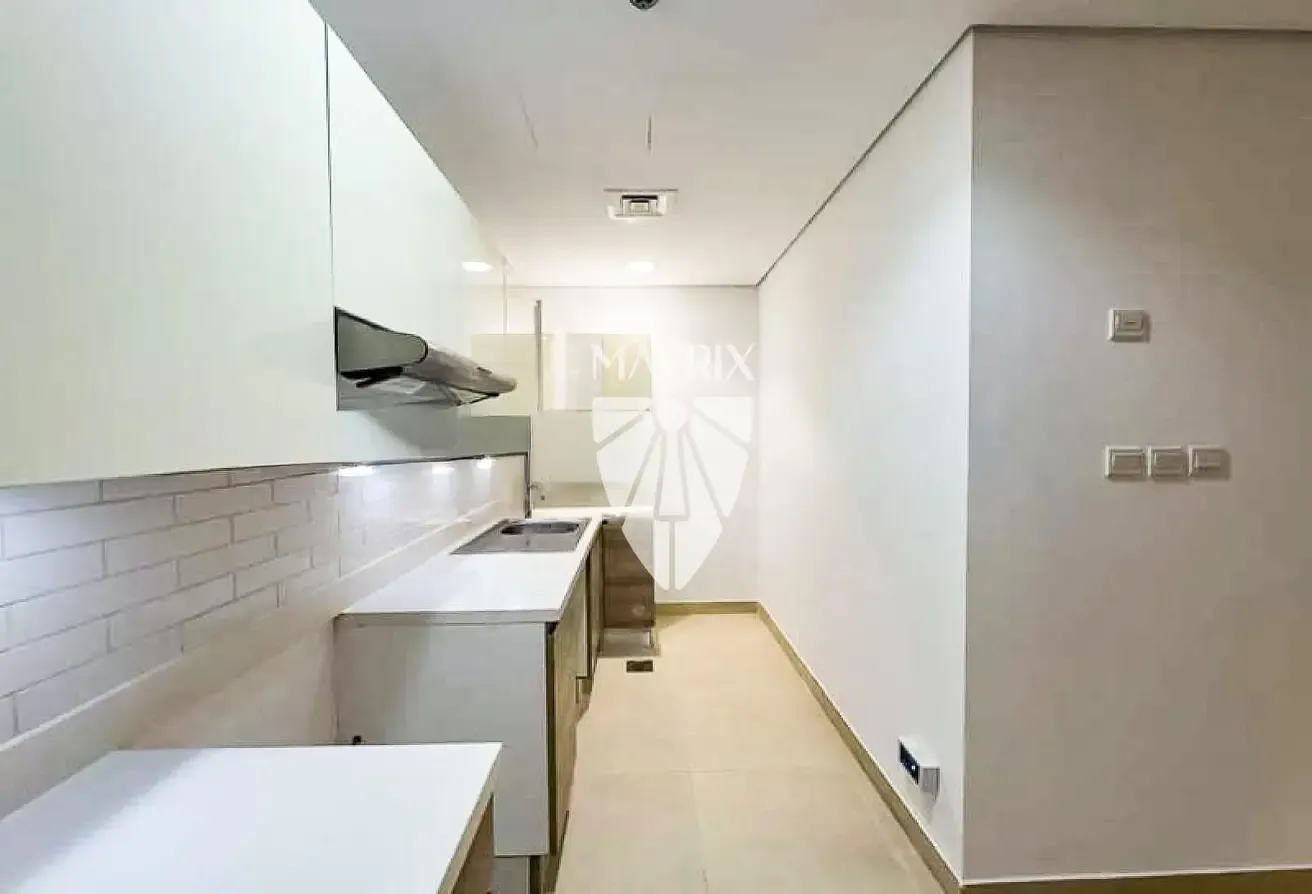 4 Cheques | Unfurnished | 10min Walk to Metro