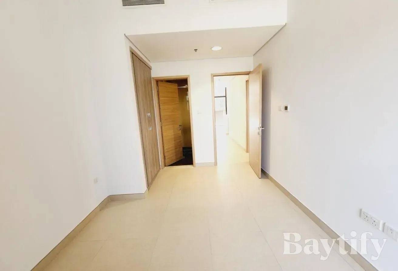 SPACIOUS | HUGE TERRACE | MID FLOOR