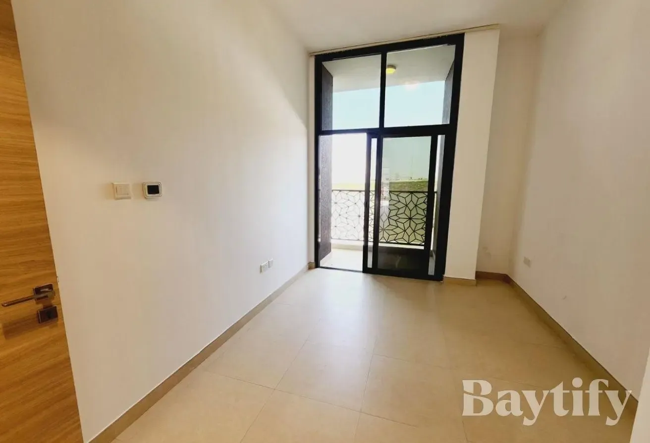 SPACIOUS | HUGE TERRACE | MID FLOOR