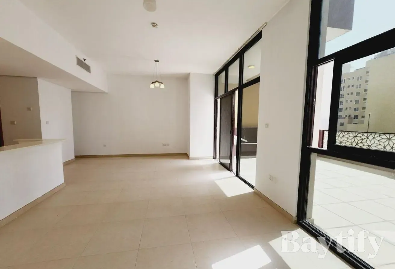 SPACIOUS | HUGE TERRACE | MID FLOOR