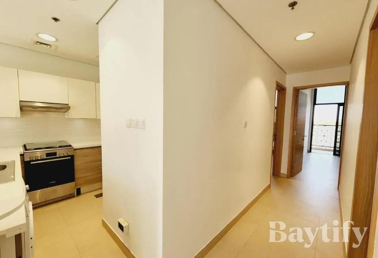 SPACIOUS | HUGE TERRACE | MID FLOOR