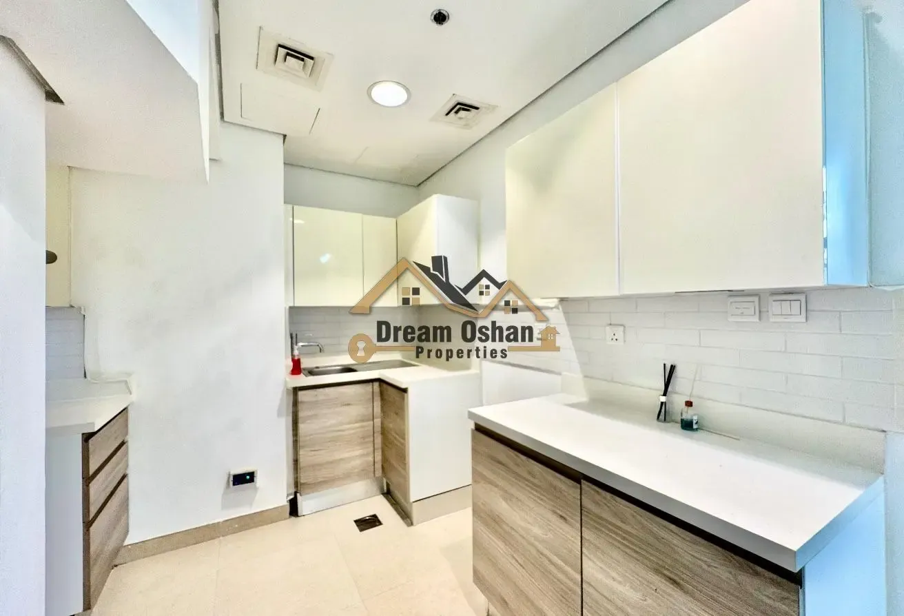 1-BR Nearby Metro•Huge Terrace•Gym-Pool-Parking
