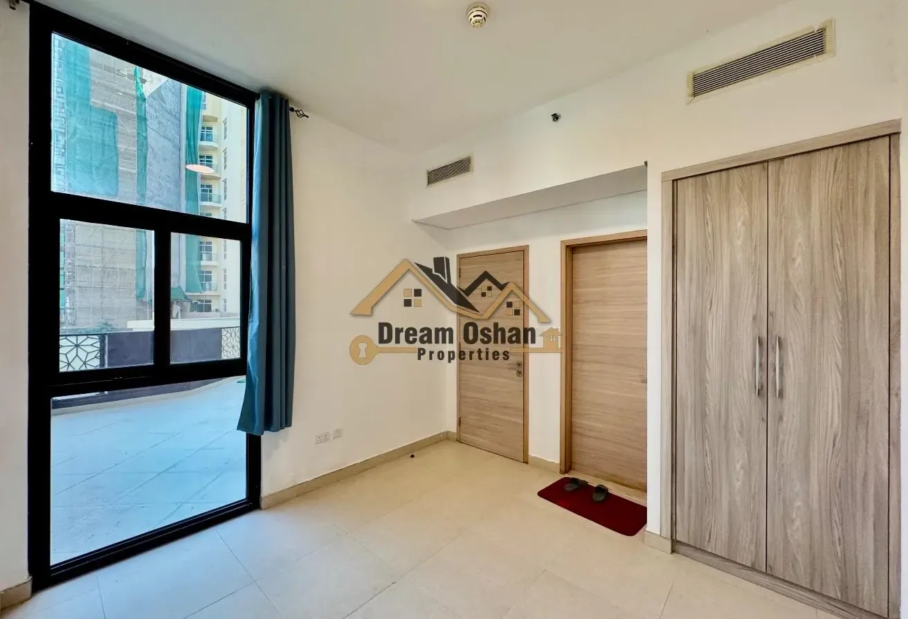 1-BR Nearby Metro•Huge Terrace•Gym-Pool-Parking