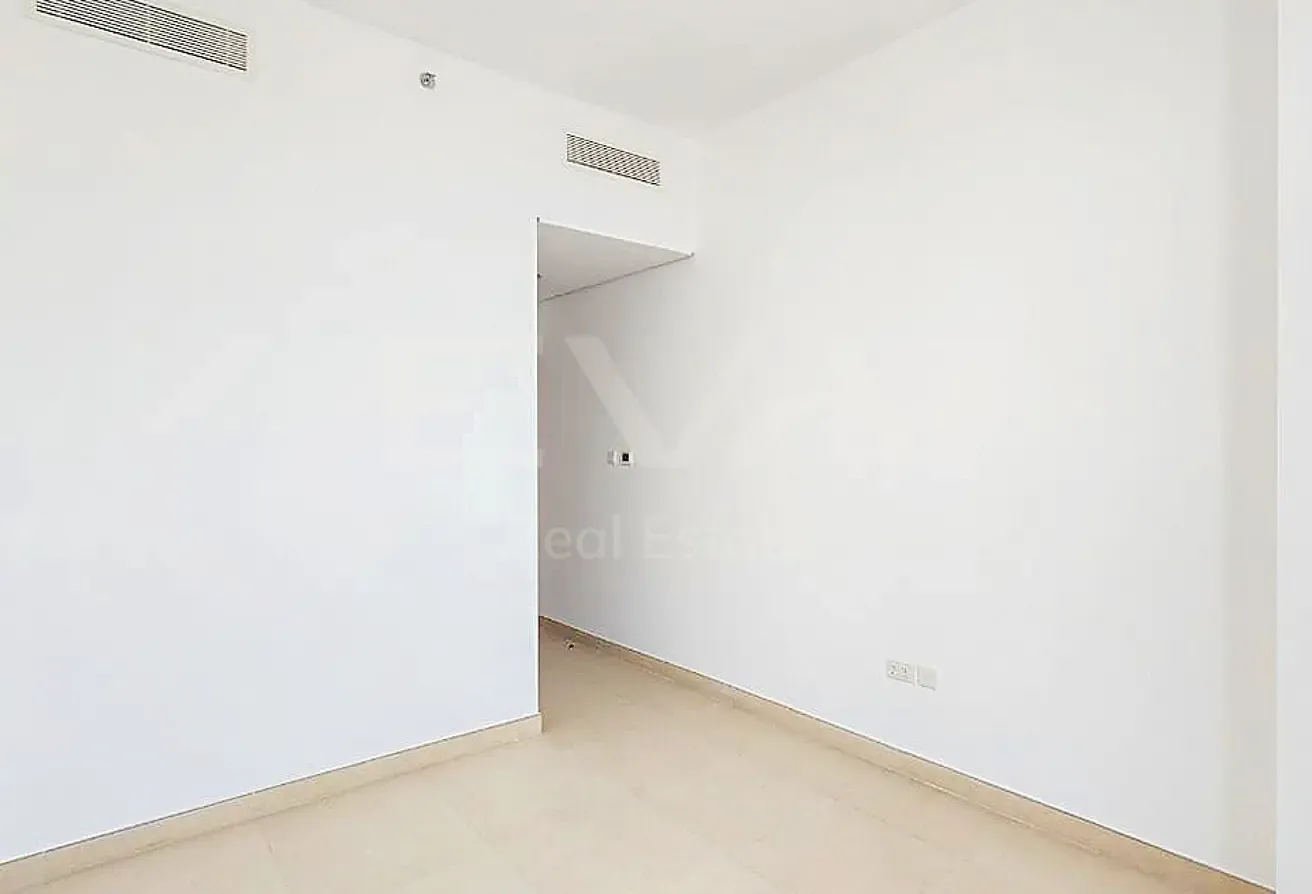 HIGH FLOOR | SPACIOUS LAYOUT | SKYLINE VIEW