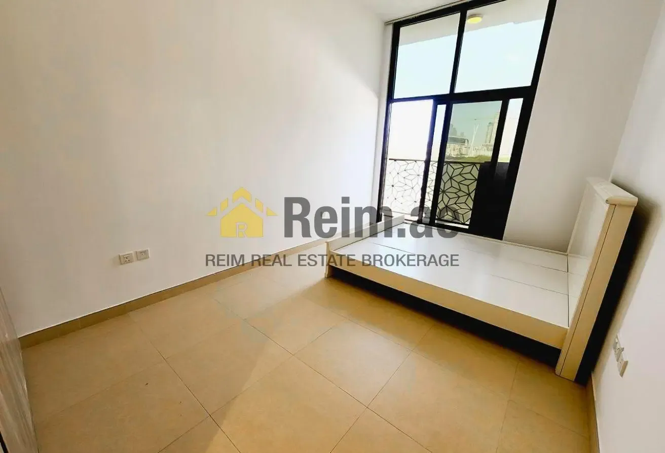 Burj Khalifa View | Well Maintained | Near Metro