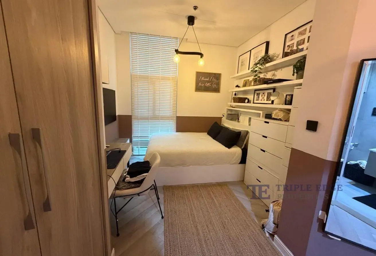 UPGRADED | UNFURNISHED | ONE + STUDY
