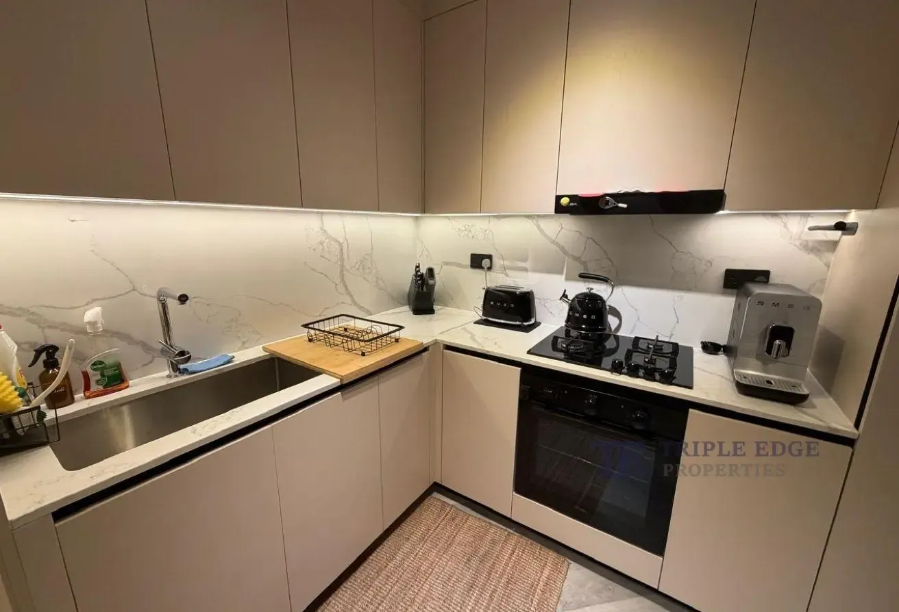UPGRADED | UNFURNISHED | ONE + STUDY