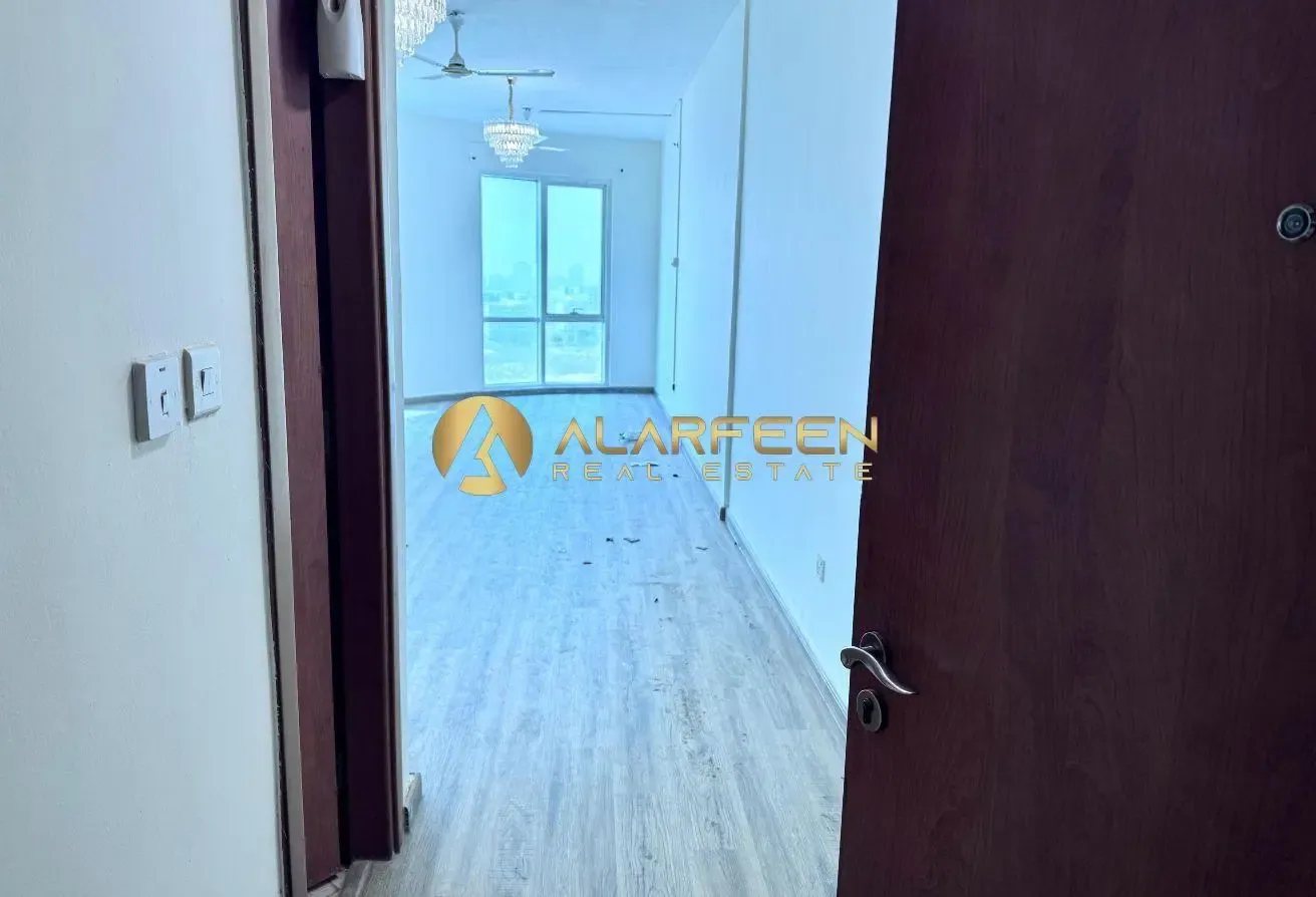 Lake View | Higher Floor | Fitted Kitchen