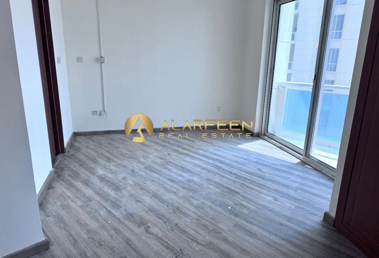 Lake View | Higher Floor | Fitted Kitchen