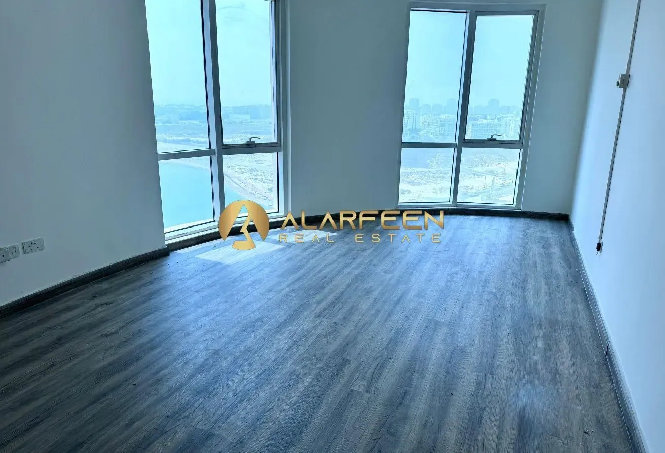 Lake View | Higher Floor | Fitted Kitchen