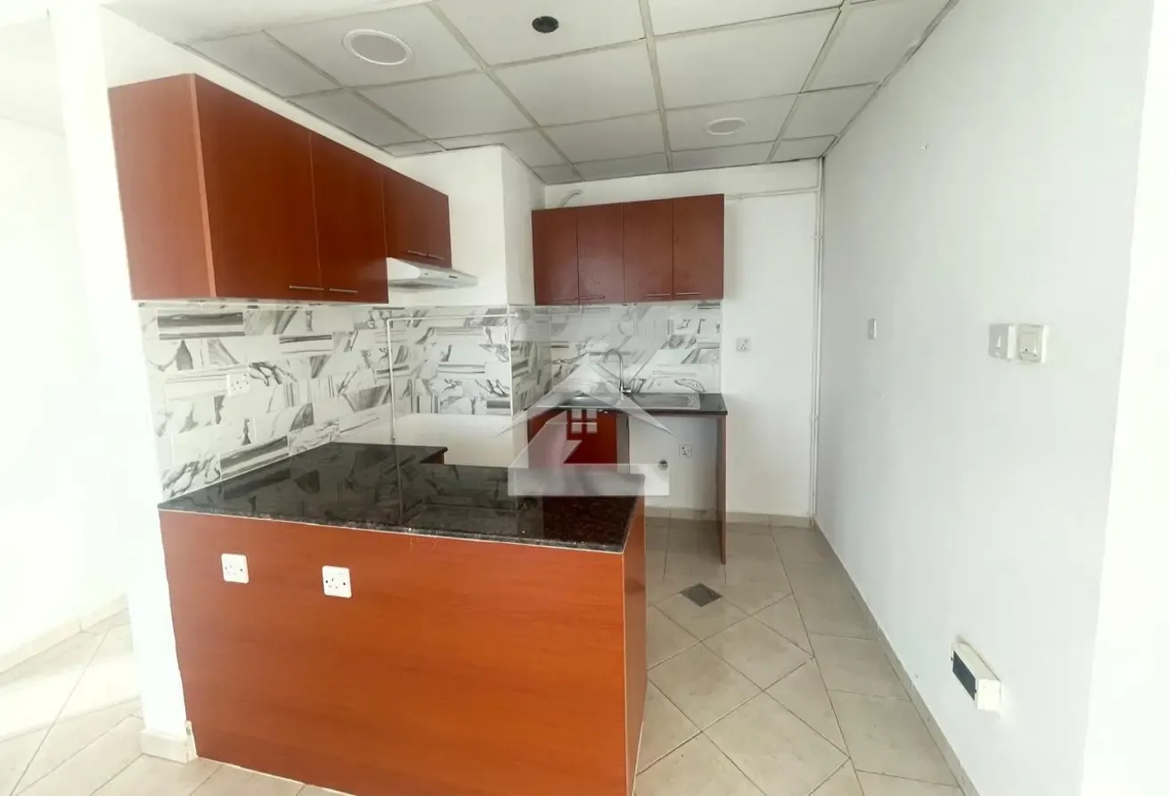 Vacant! Huge Layout | Lake View | Unfurnished