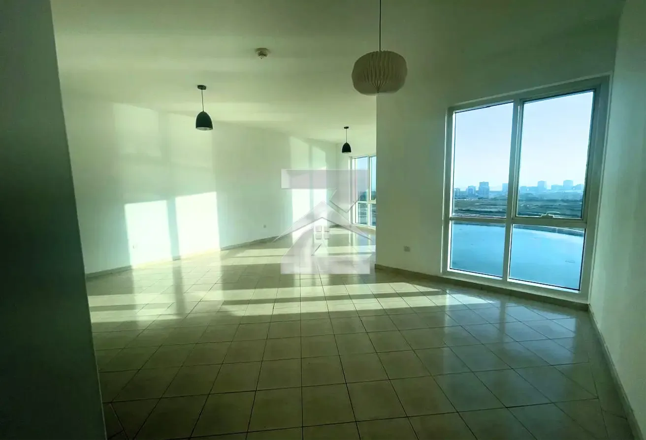 Vacant! Huge Layout | Lake View | Unfurnished