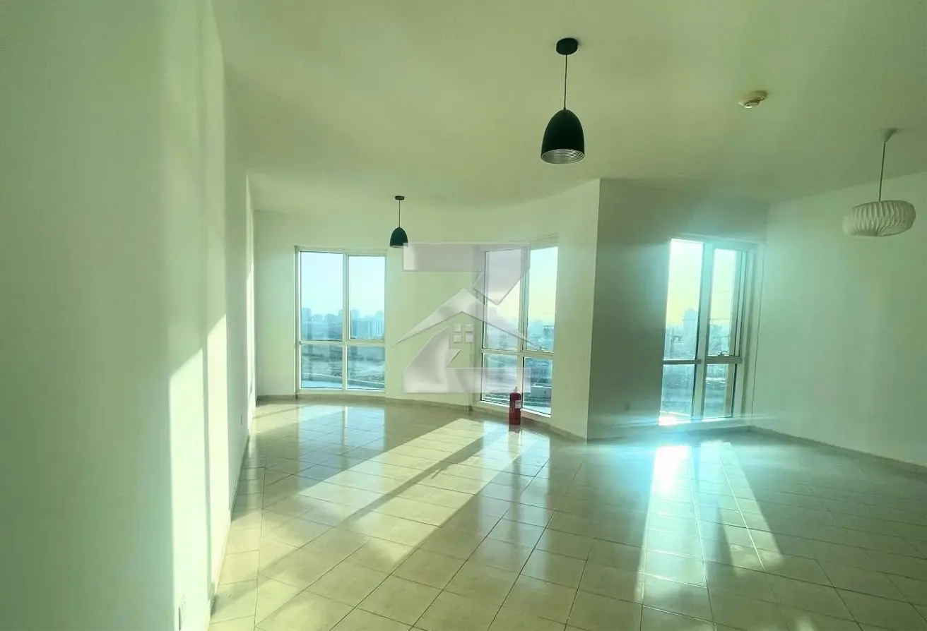 Vacant! Huge Layout | Lake View | Unfurnished