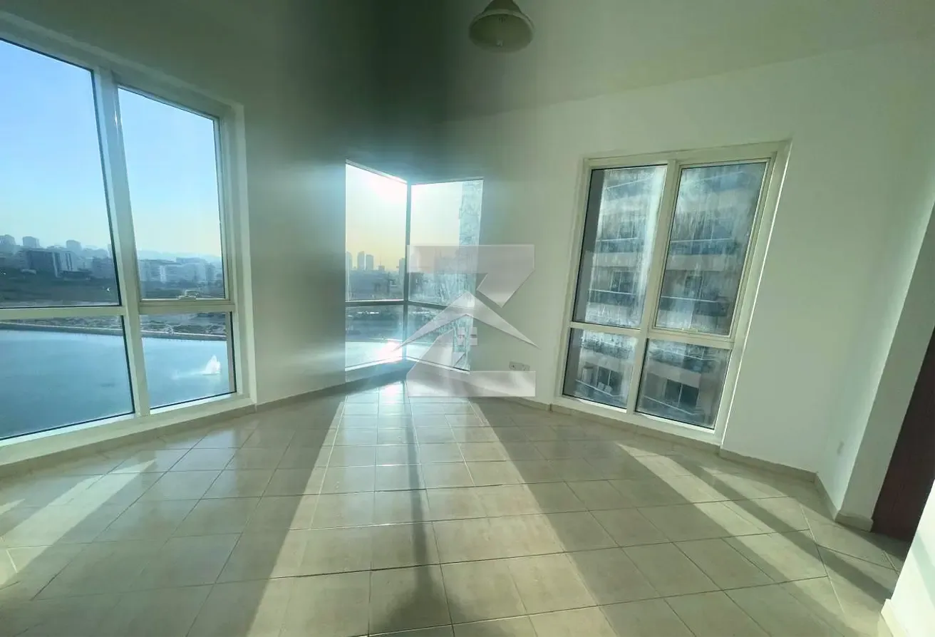 Vacant! Huge Layout | Lake View | Unfurnished
