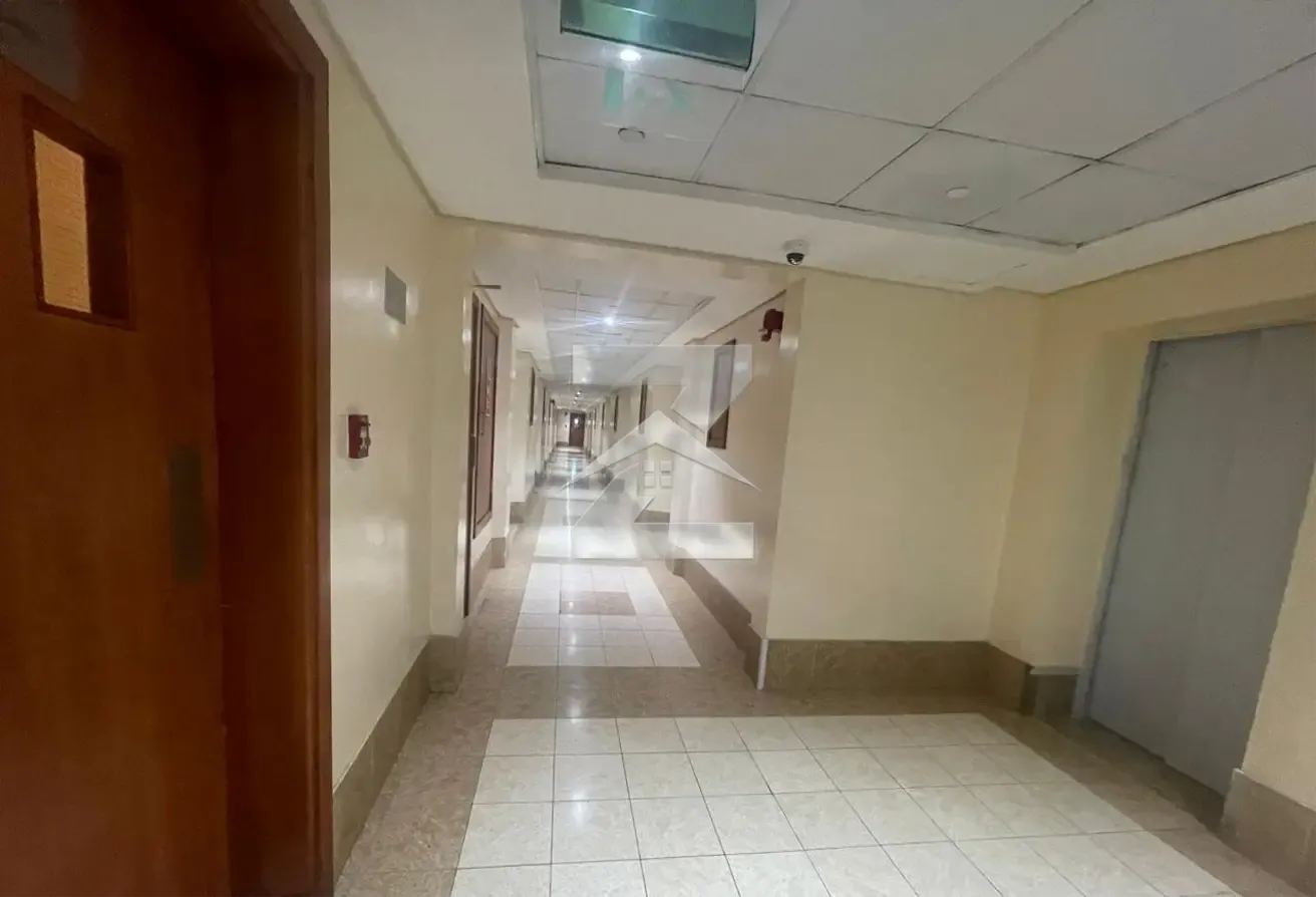 Vacant! Huge Layout | Lake View | Unfurnished