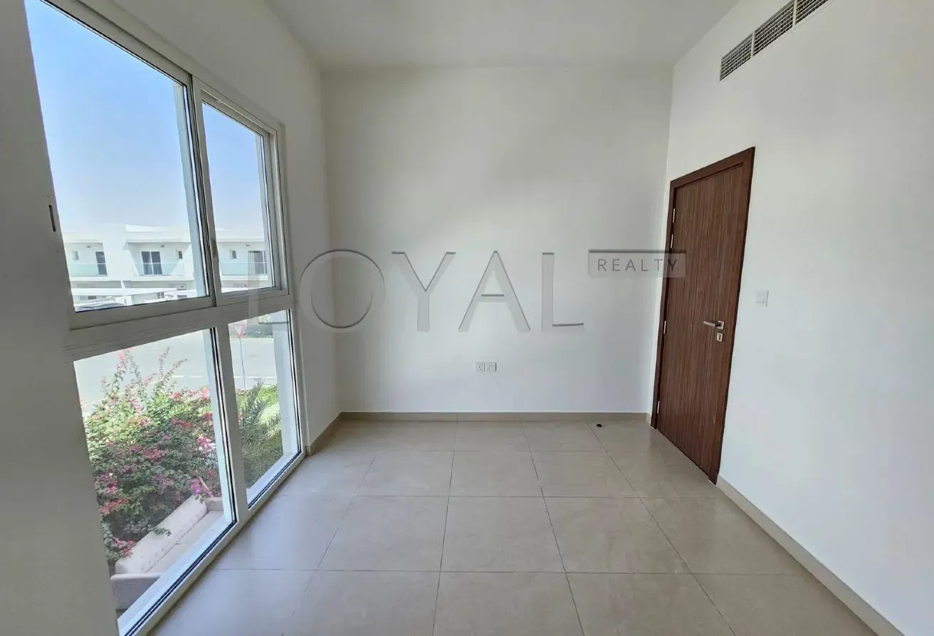Big Plot | Well Maintained | Semi Detached