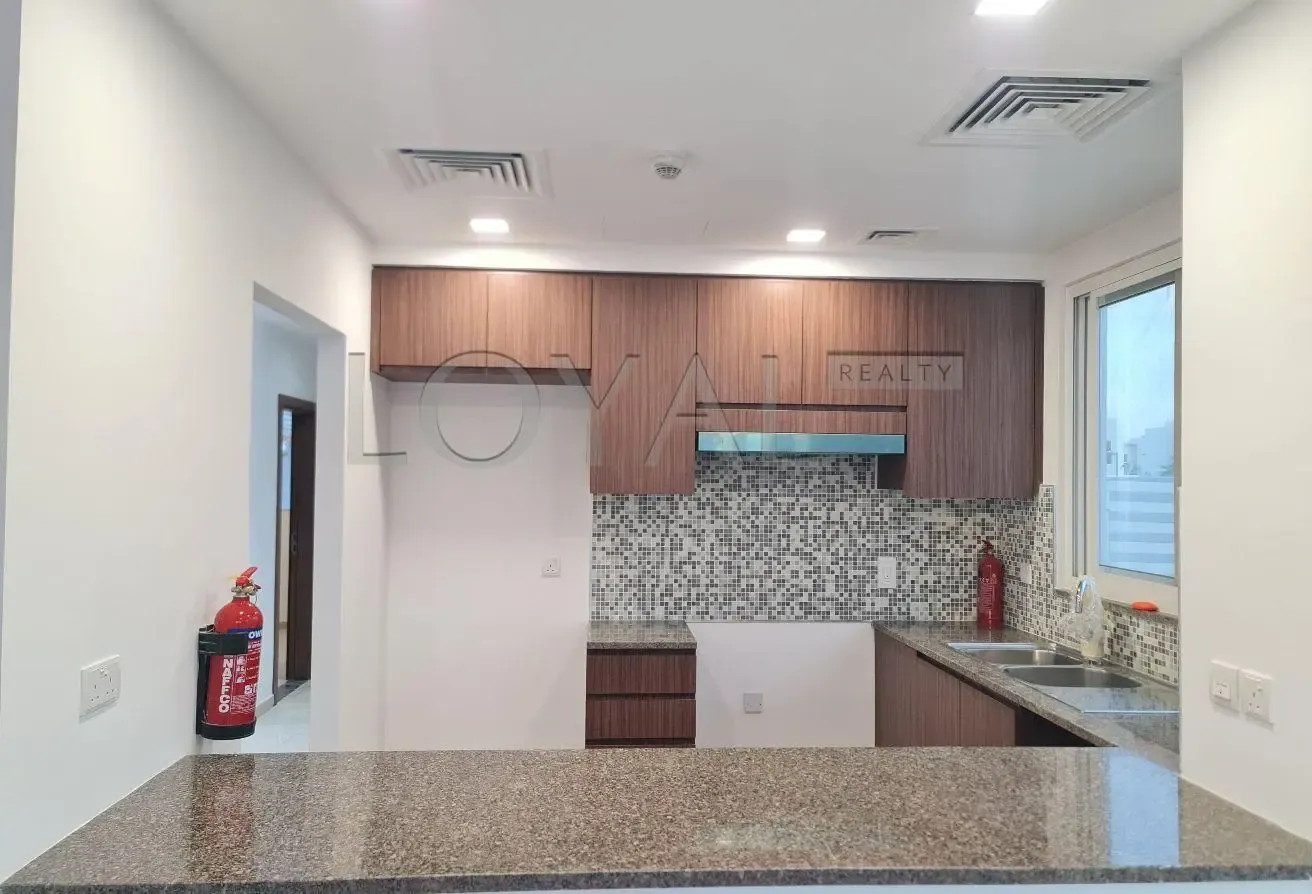 End Unit | Pool Facing | Well Maintained
