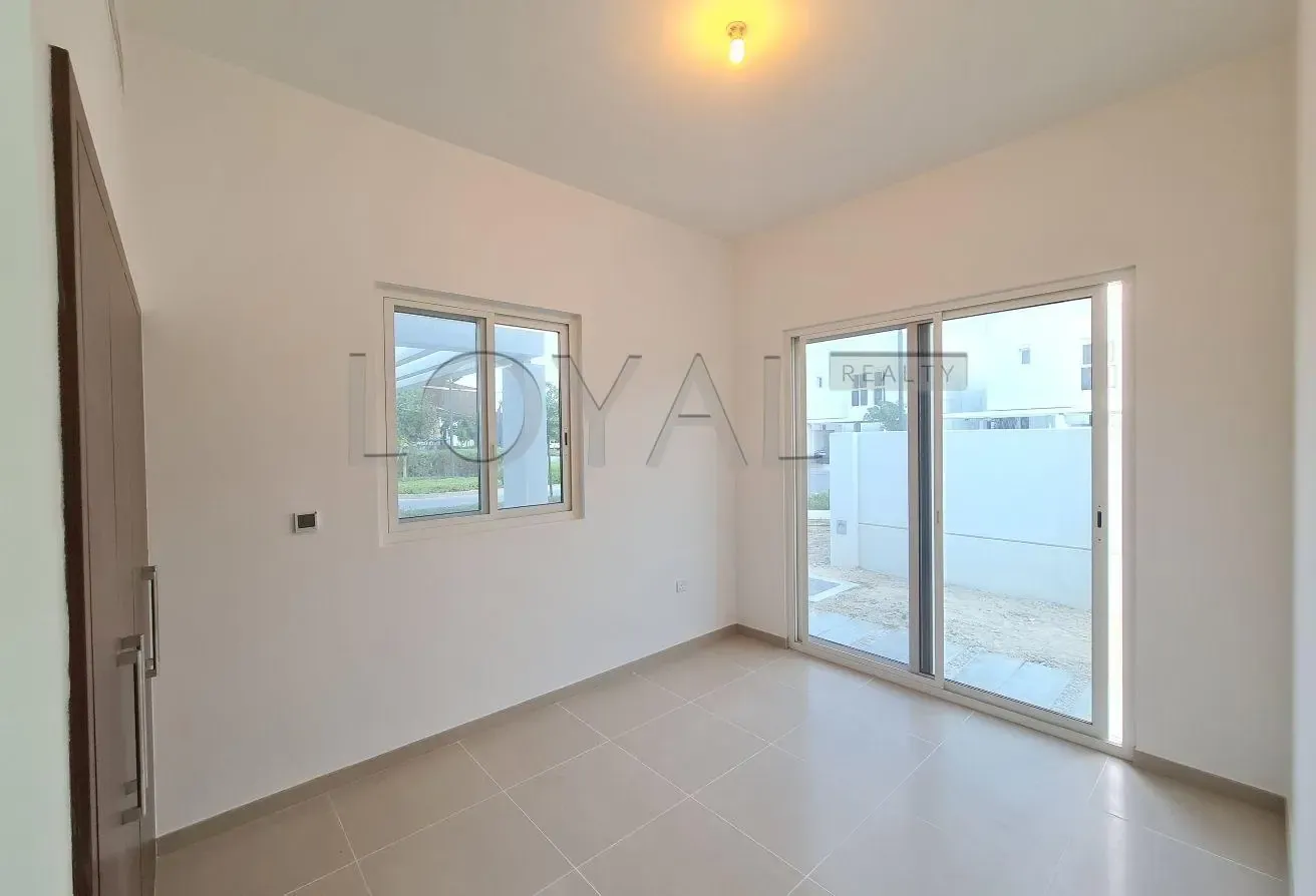 End Unit | Pool Facing | Well Maintained