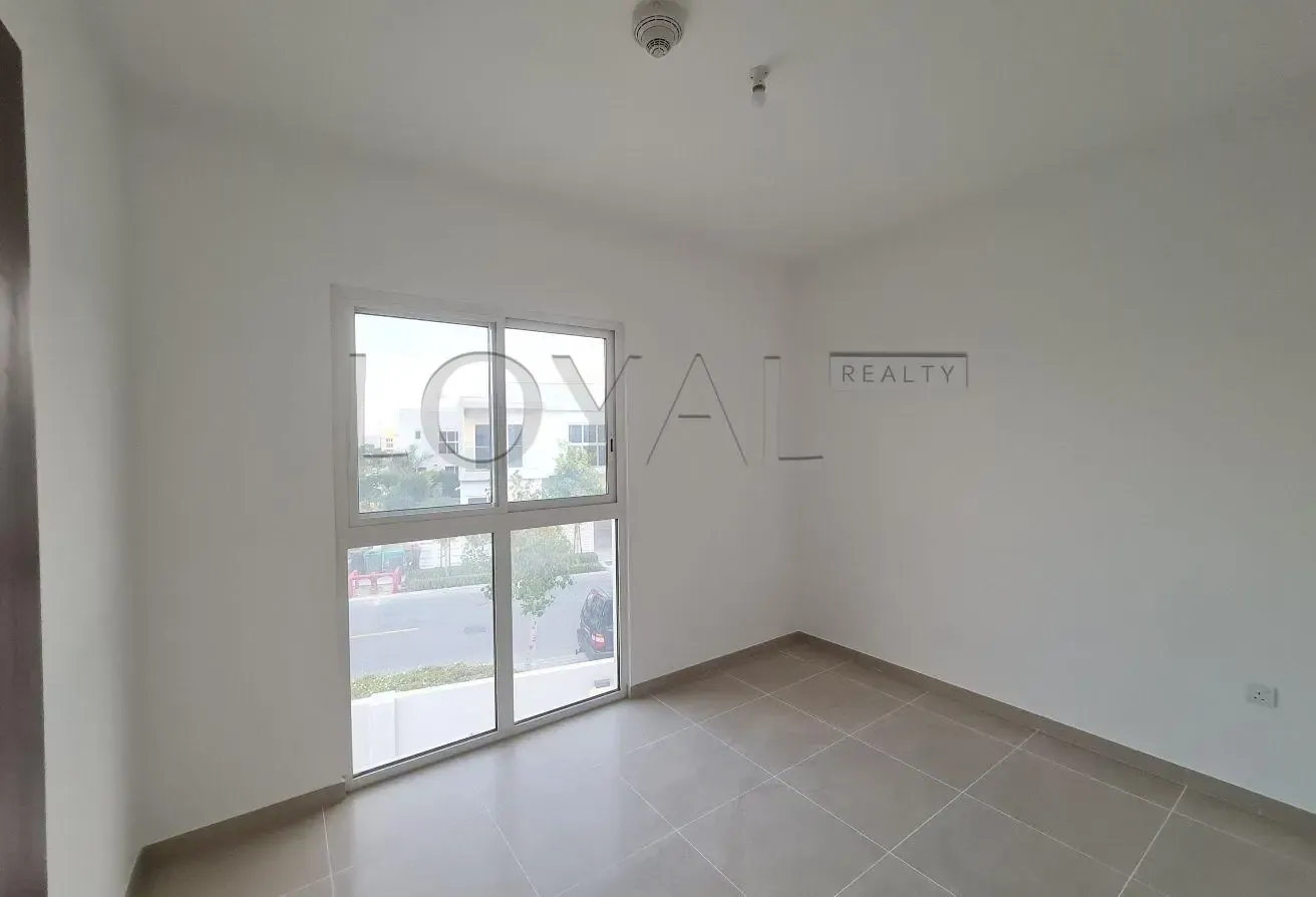 End Unit | Pool Facing | Well Maintained