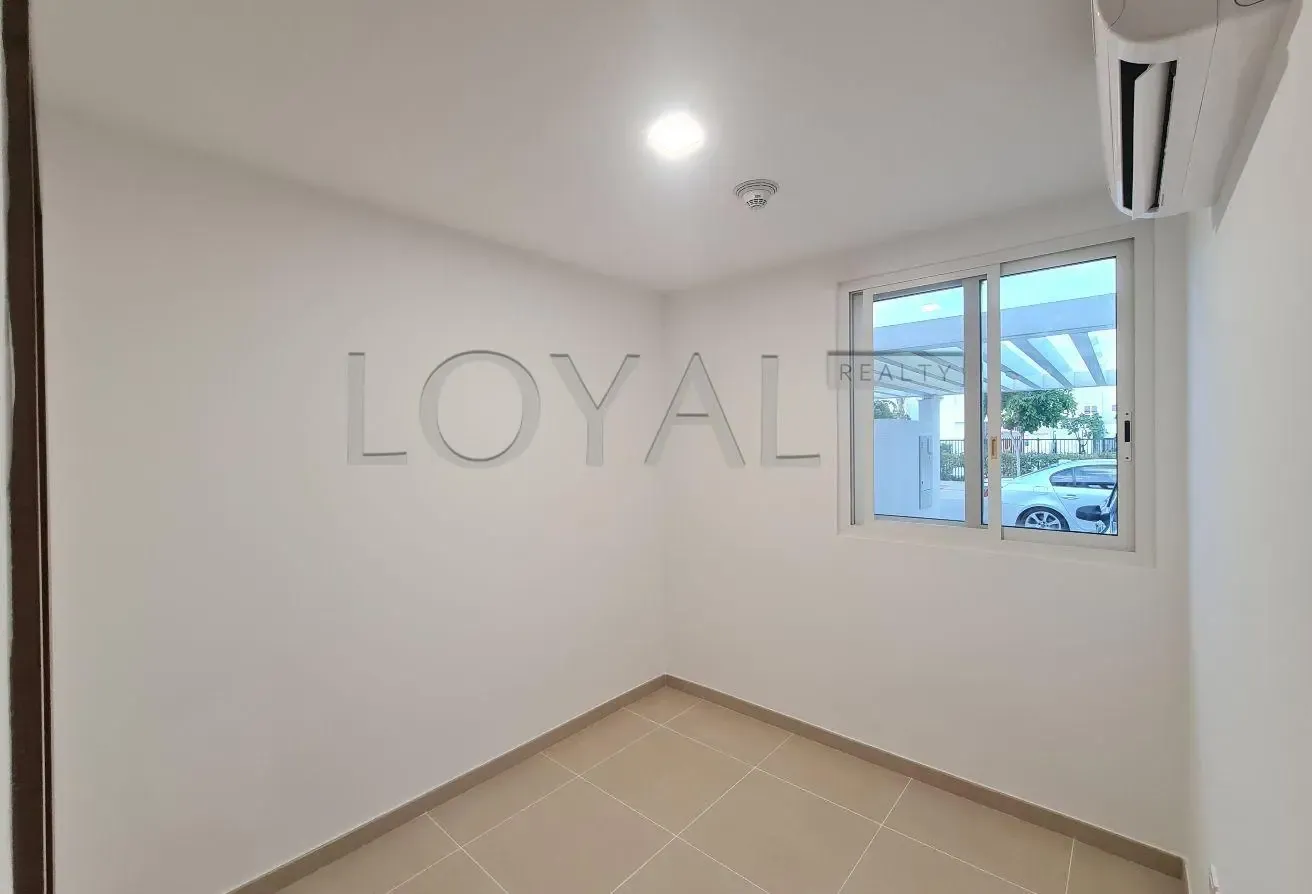 End Unit | Pool Facing | Well Maintained