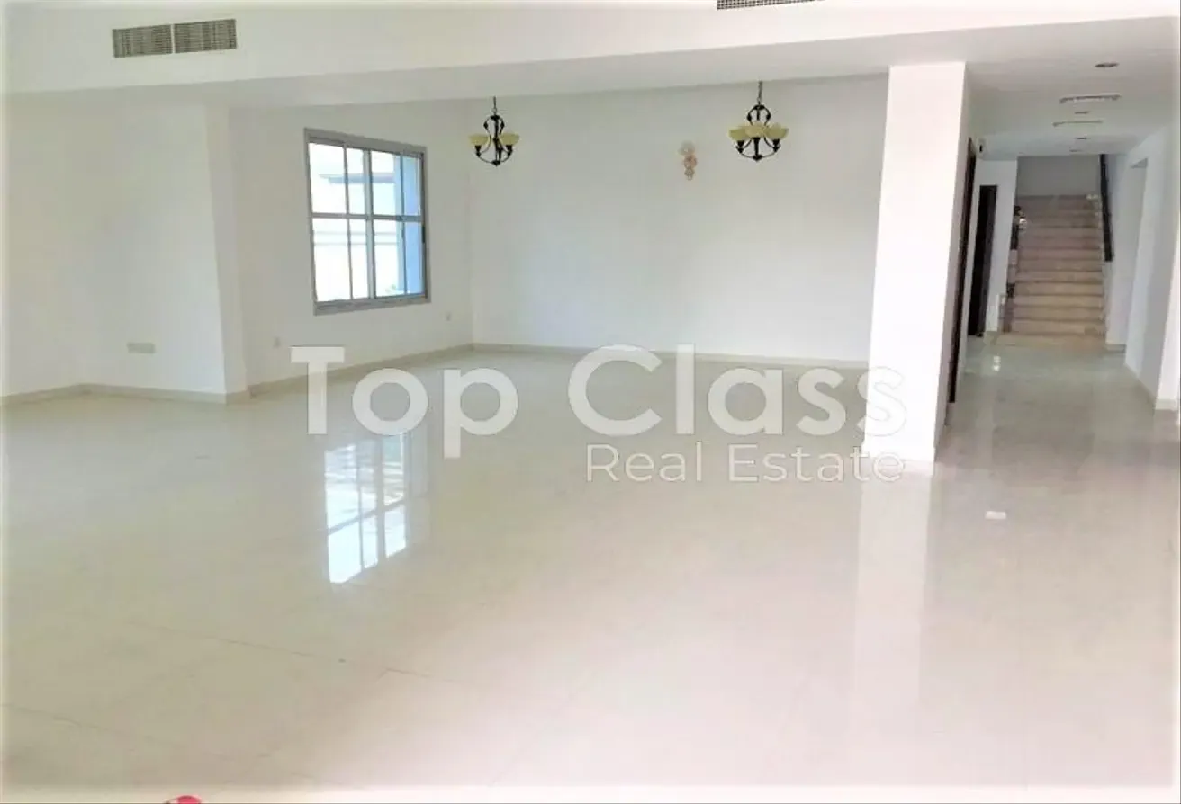 4BR Villa  |  Well Maintained |  Avail 9th Aug