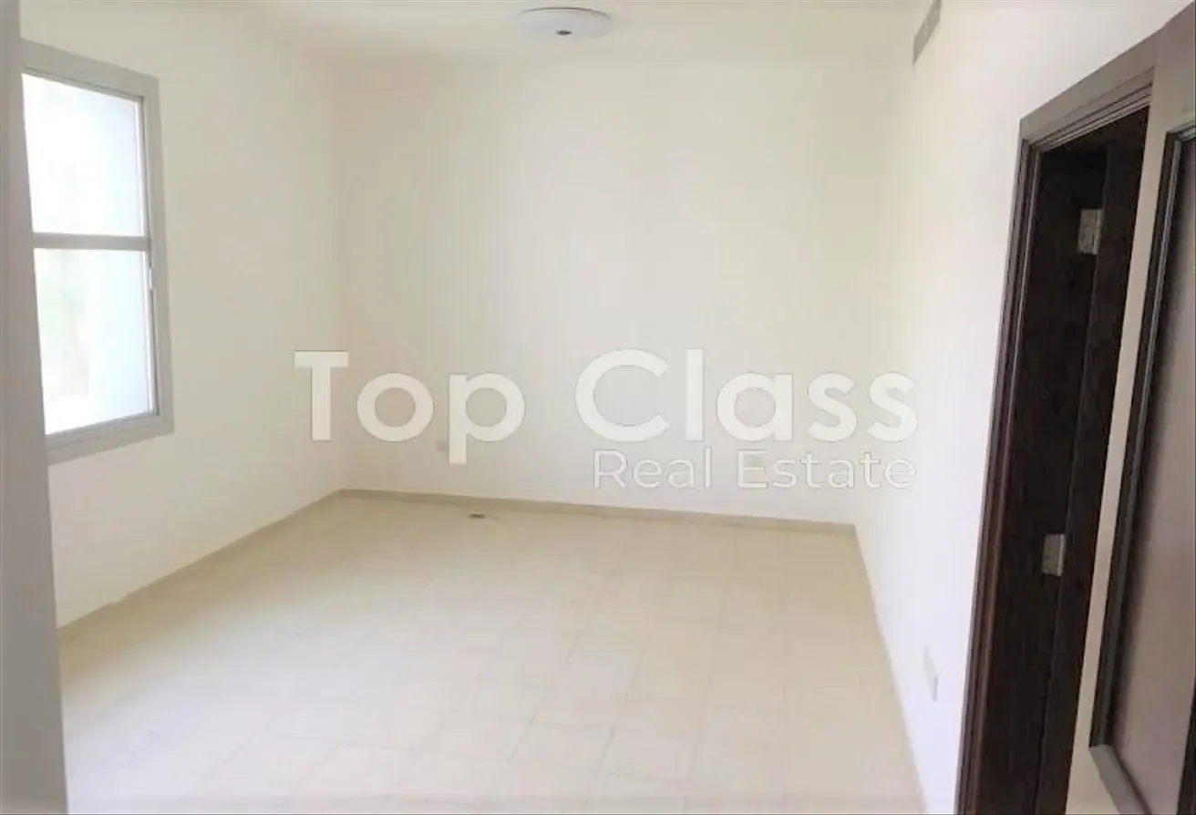 4BR Villa  |  Well Maintained |  Avail 9th Aug