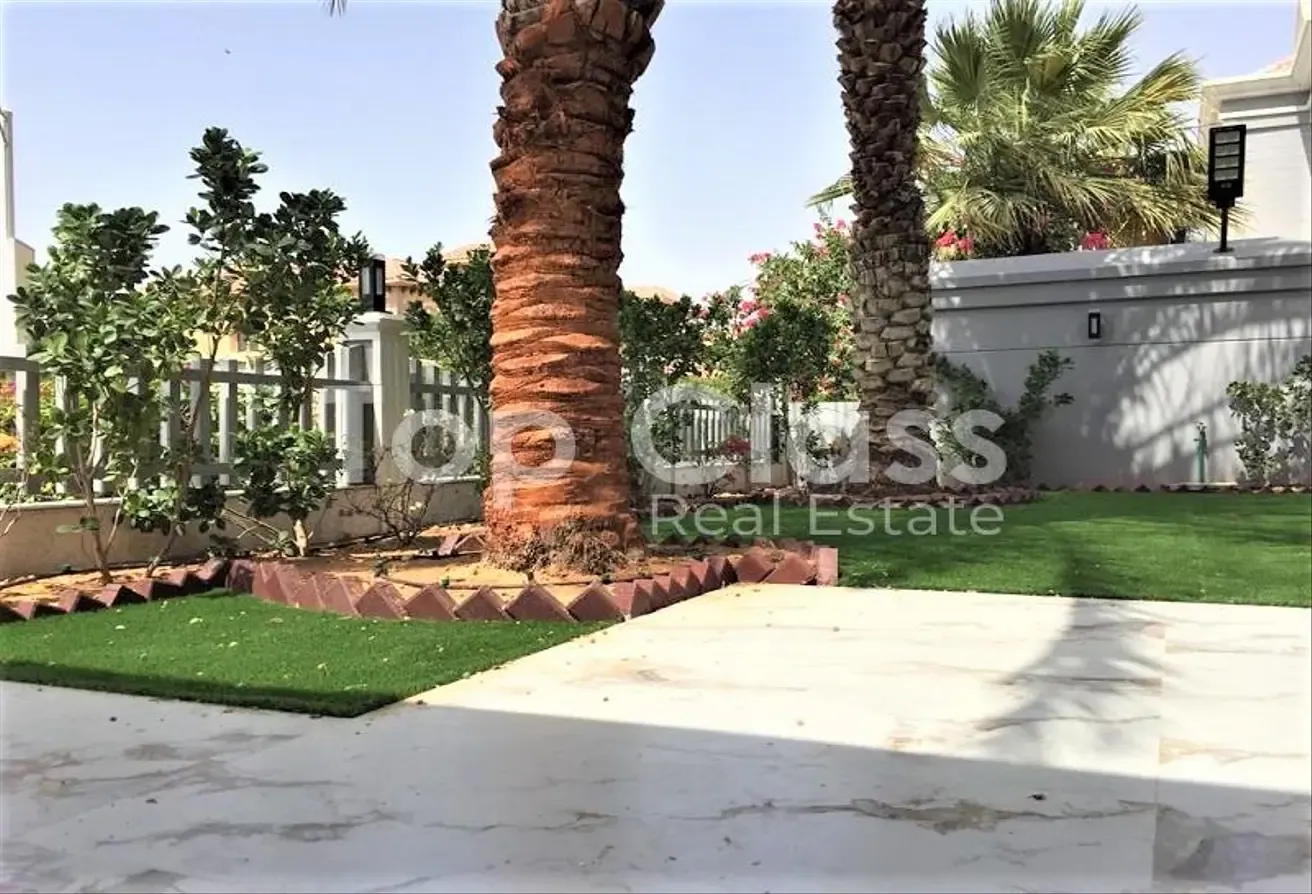4BR Villa  |  Well Maintained |  Avail 9th Aug