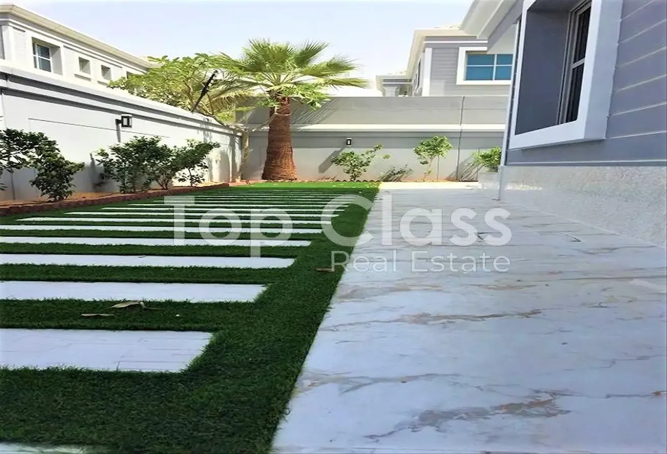 4BR Villa  |  Well Maintained |  Avail 9th Aug