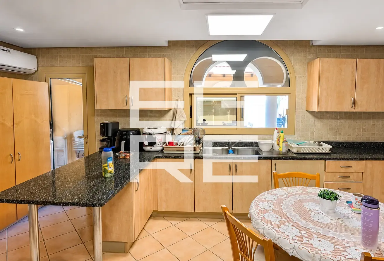 4BR+MAID+DRIVER | SPACIOUS FAMILY VILLA | VACANT
