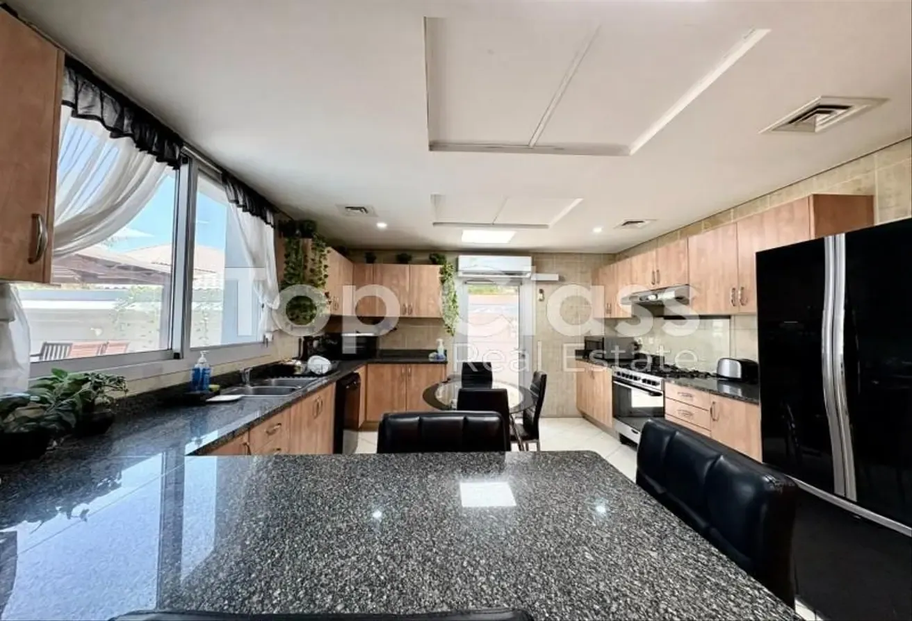 Independent Villa | Huge Private Pool | Park Views