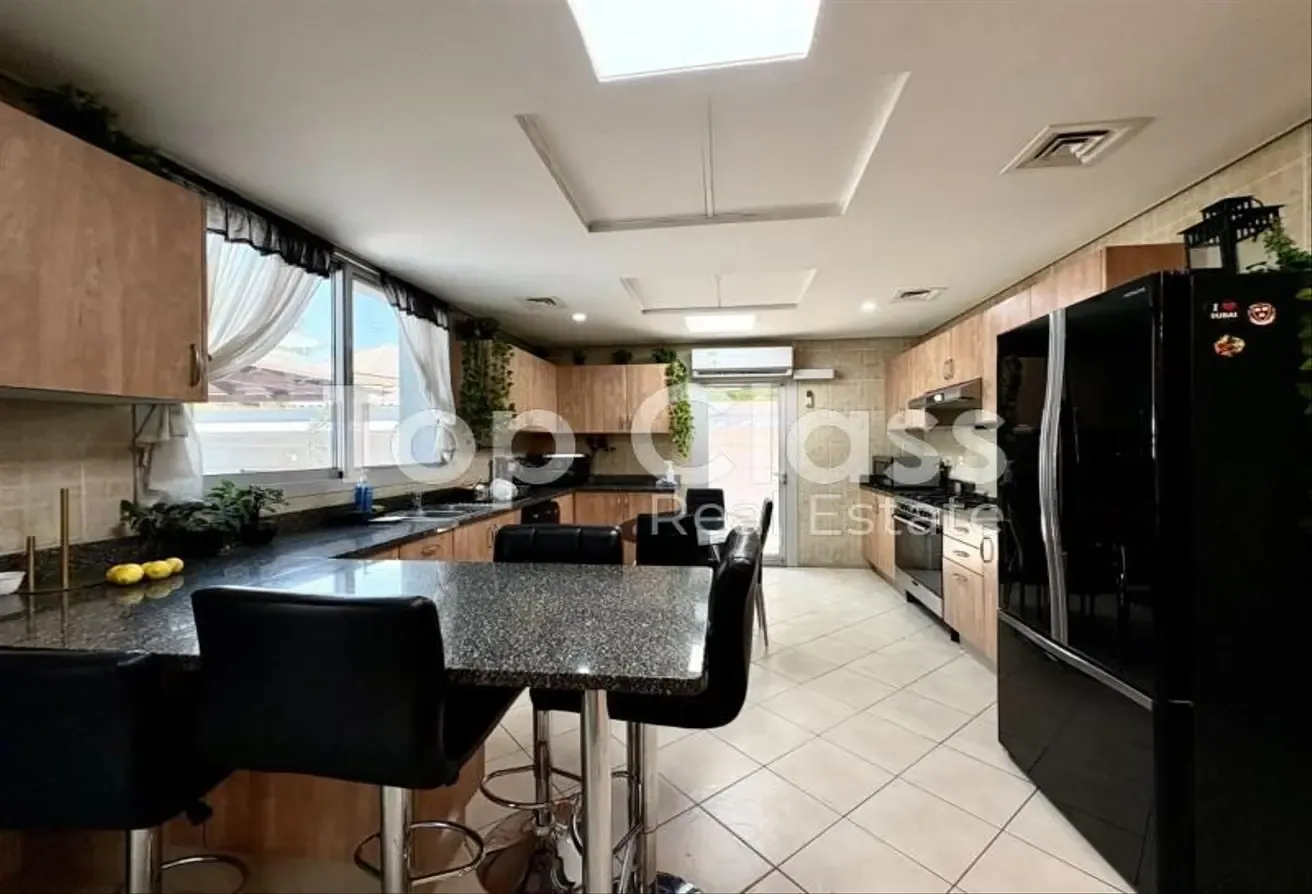 Independent Villa | Huge Private Pool | Park Views