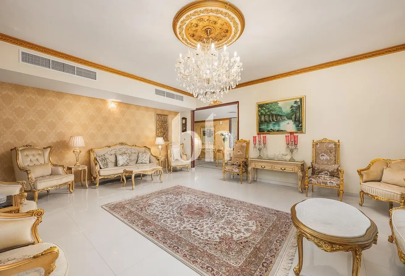Indipendent | Unfurnished or Furnished | With pool