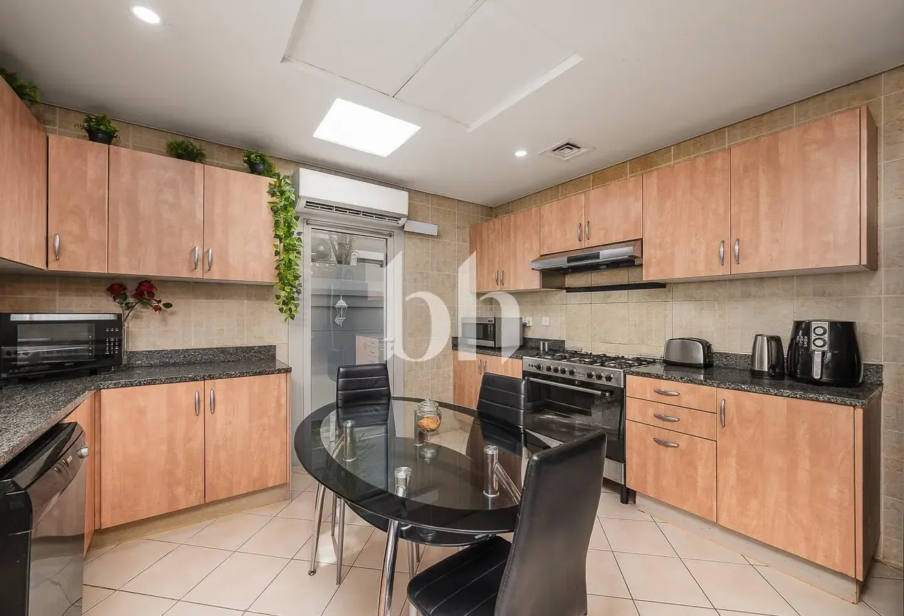 Indipendent | Unfurnished or Furnished | With pool