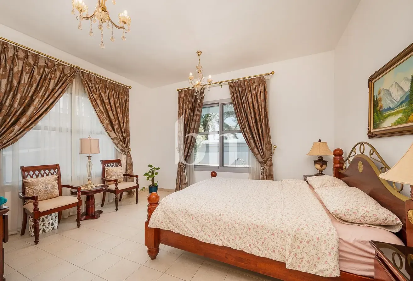 Indipendent | Unfurnished or Furnished | With pool