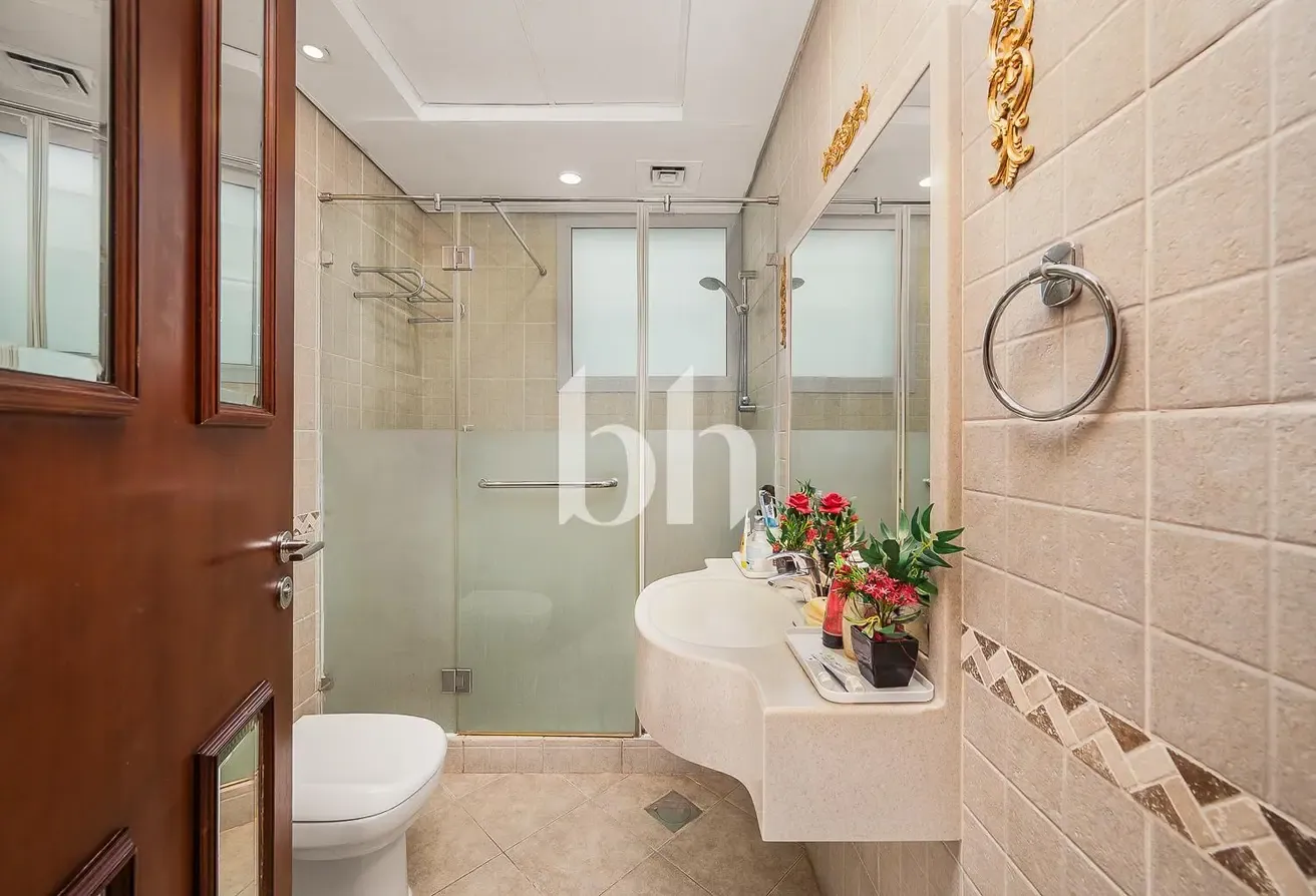 Indipendent | Unfurnished or Furnished | With pool